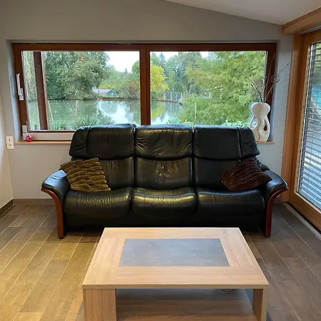 Chalet Au Bord D'un Etang
