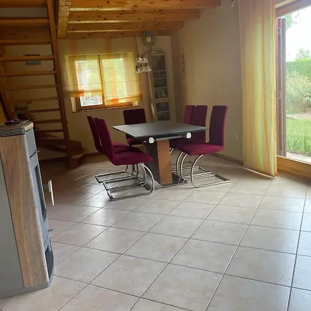 Au Bord D'un Etang Chalet