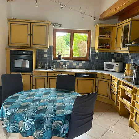 Chalet Au Bord D'un étang